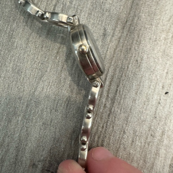 Vintage PAOLO GUCCI Women’s 20mm Quartz Watch White MOP Brushed Steel Bracelet - Picture 13 of 16